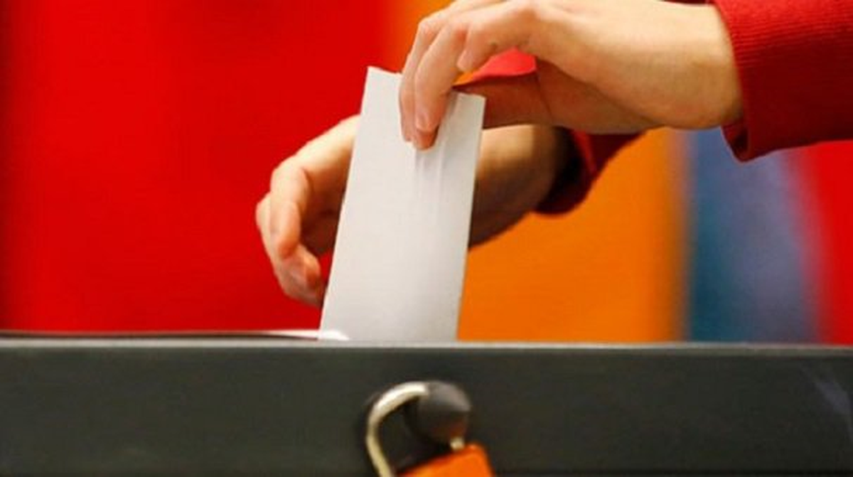 Oy Sandıkları Seçim Merkezlerindeki Yerini Aldı