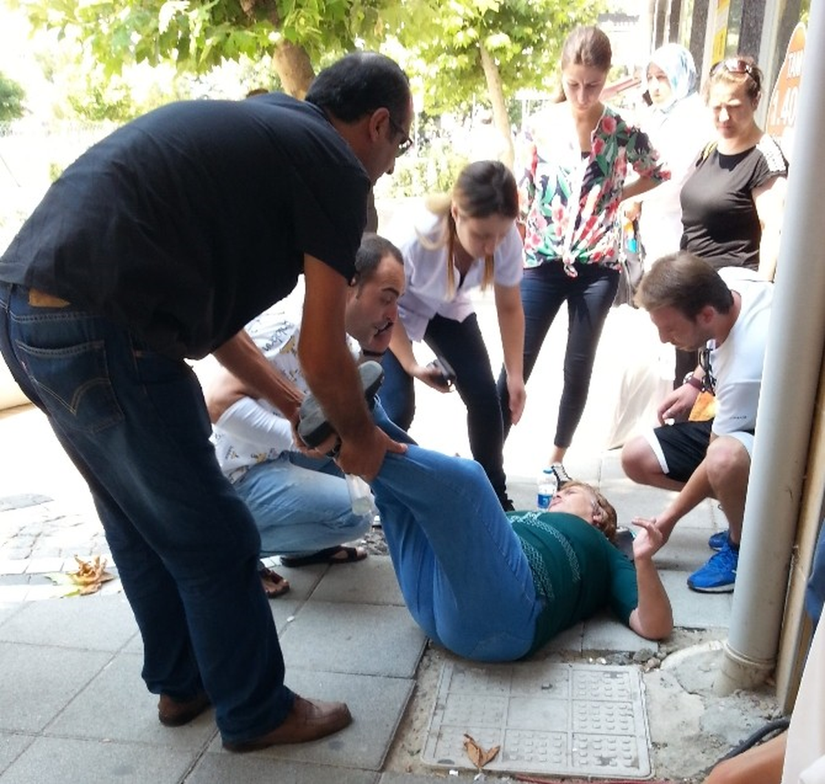 Sokakta Baygınlık Geçirdi