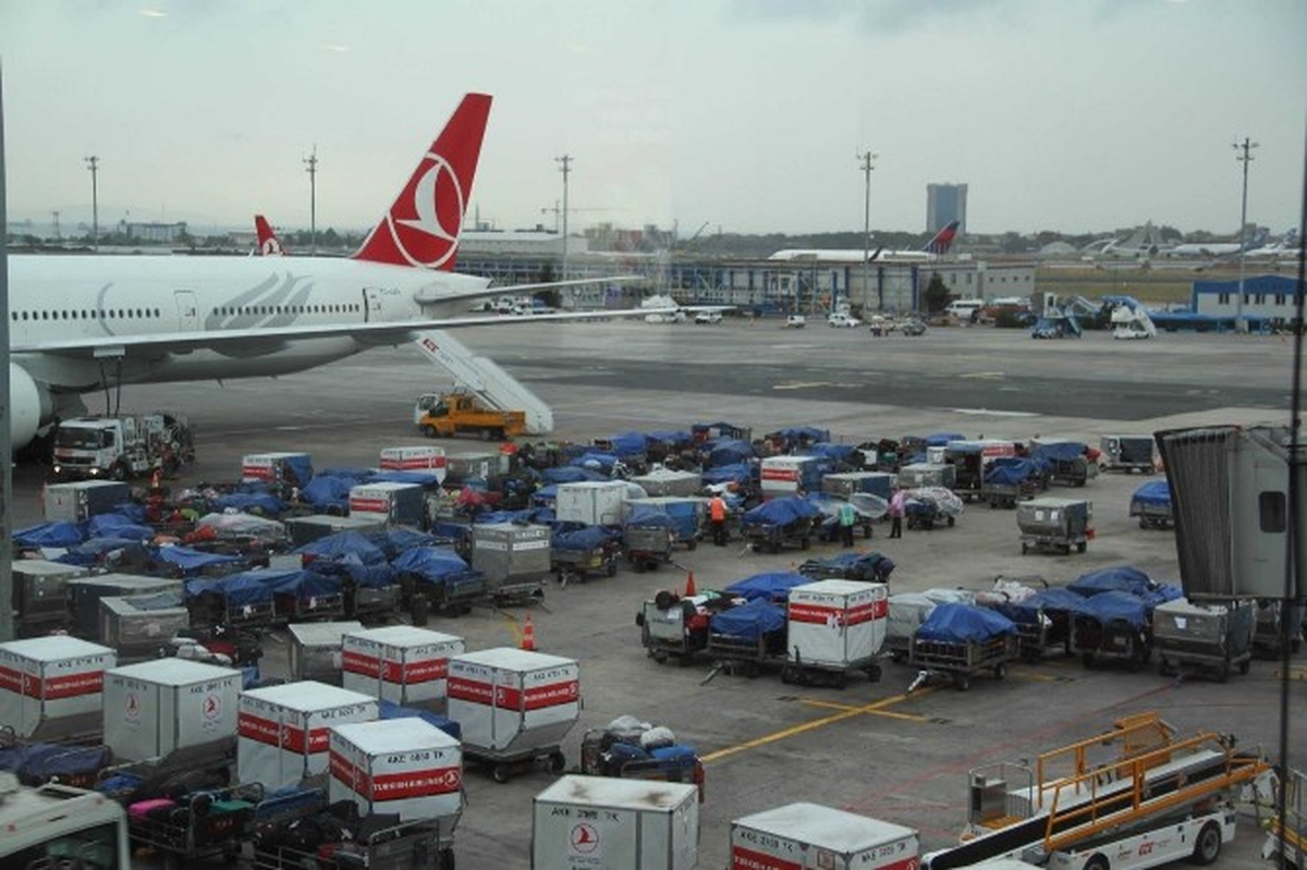 Uçaklar Kalkmayınca Bagajlar Havalimanında Kaldı