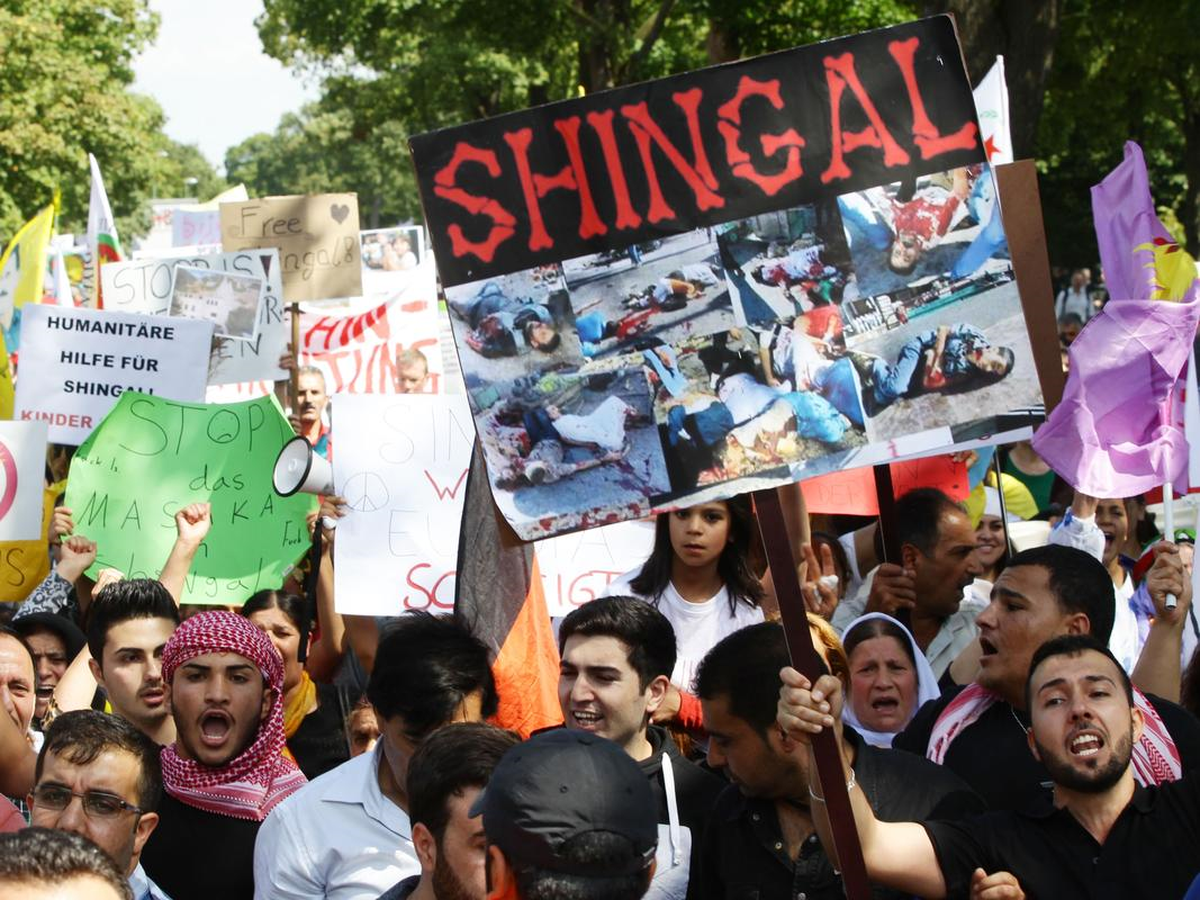 Yezidiler Almanya\'da IŞİD\'i Protesto Etti