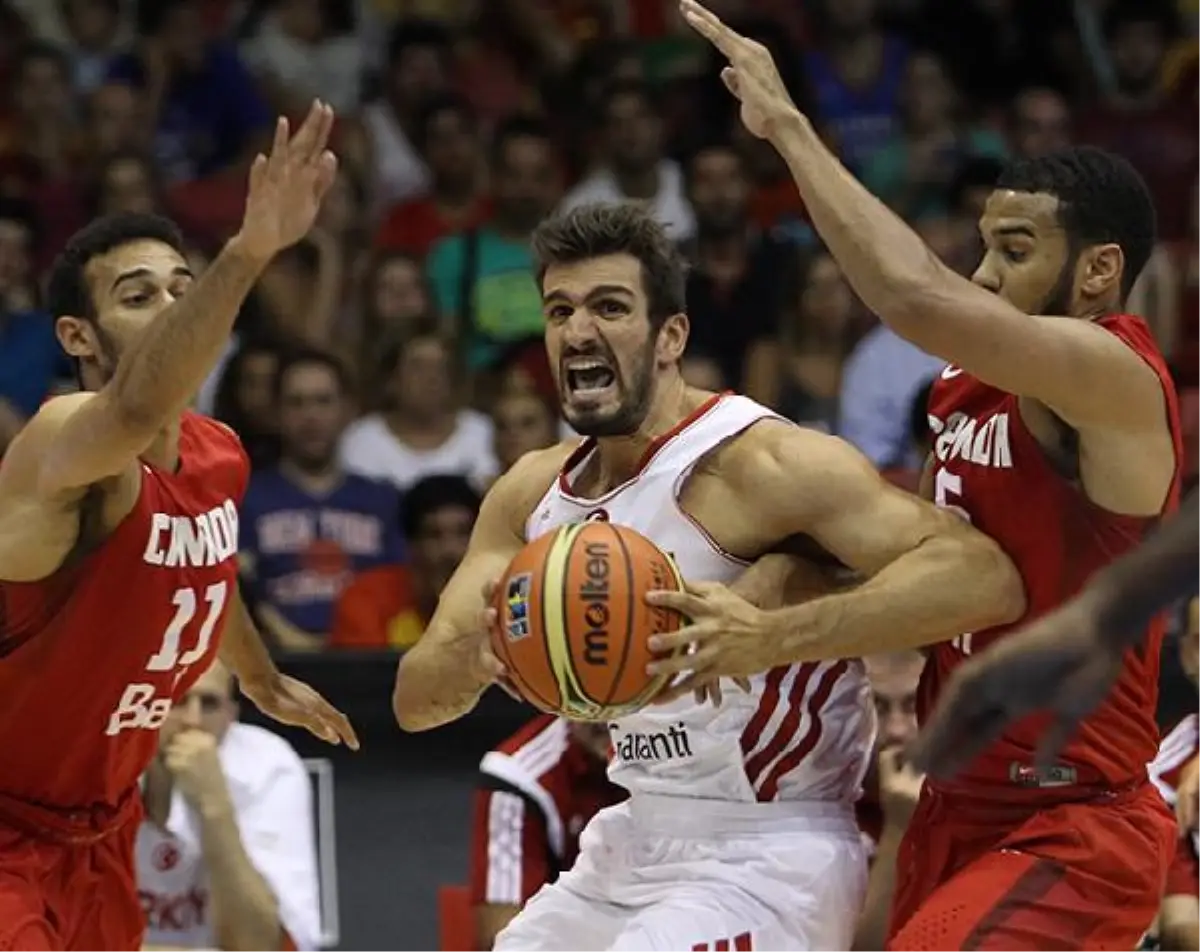 A Milli Basketbol Takımı, Kanada\'ya 72-66 Mağlup Oldu