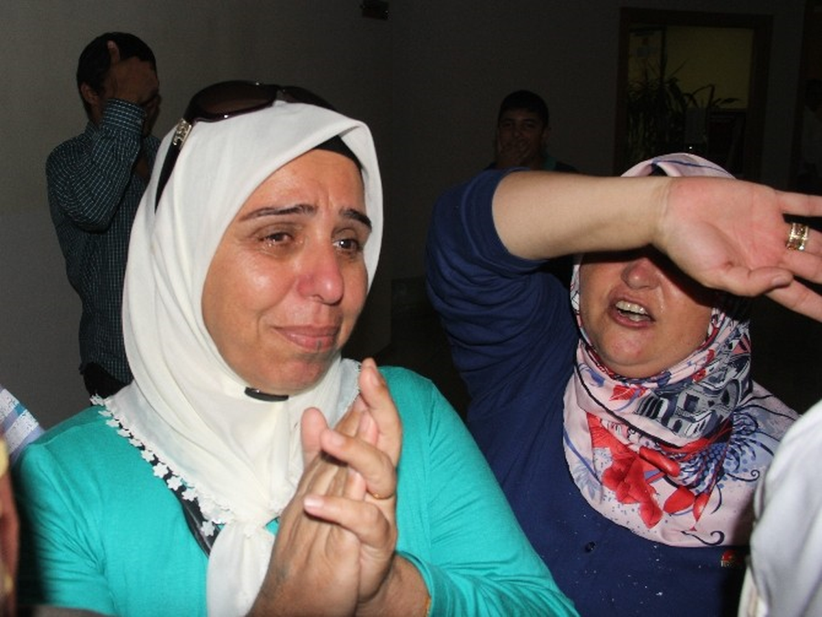 Adana\'da Erdoğan\'ın Zaferine Lokumlu, Gözyaşlı Kutlama