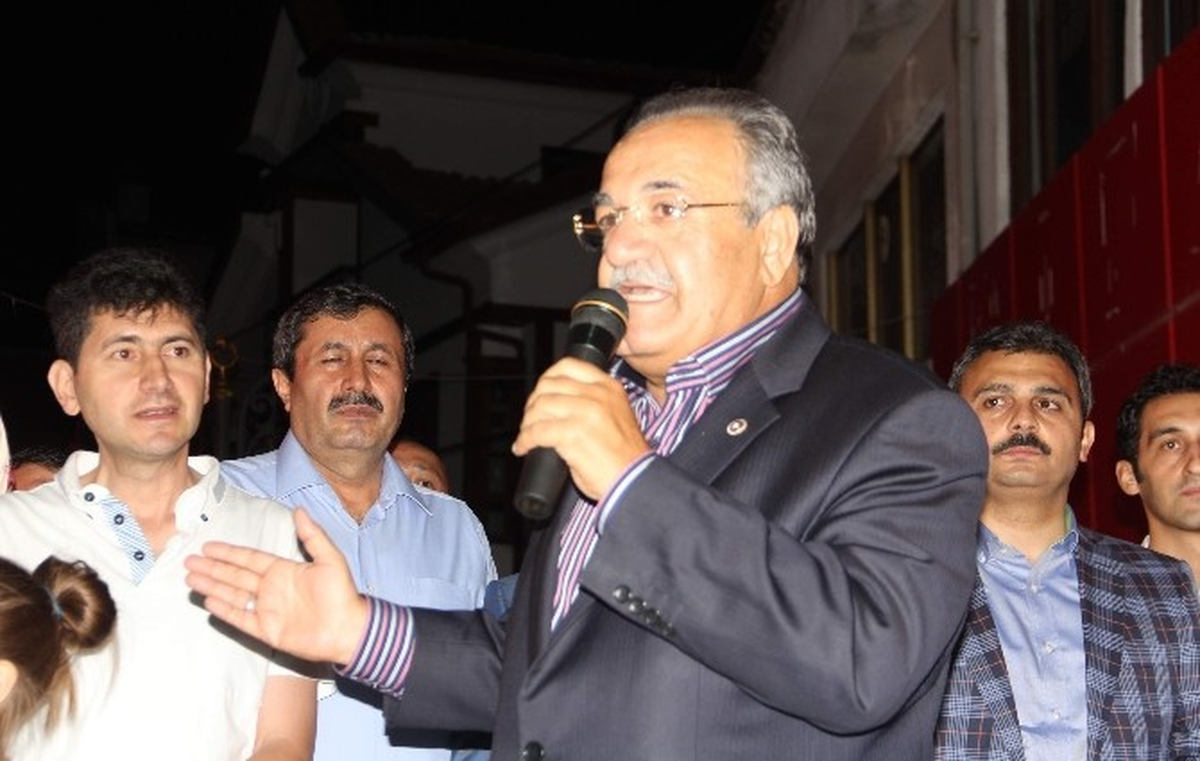 Ak Partili Uslu\'dan Çatı Adayına Tavsiye