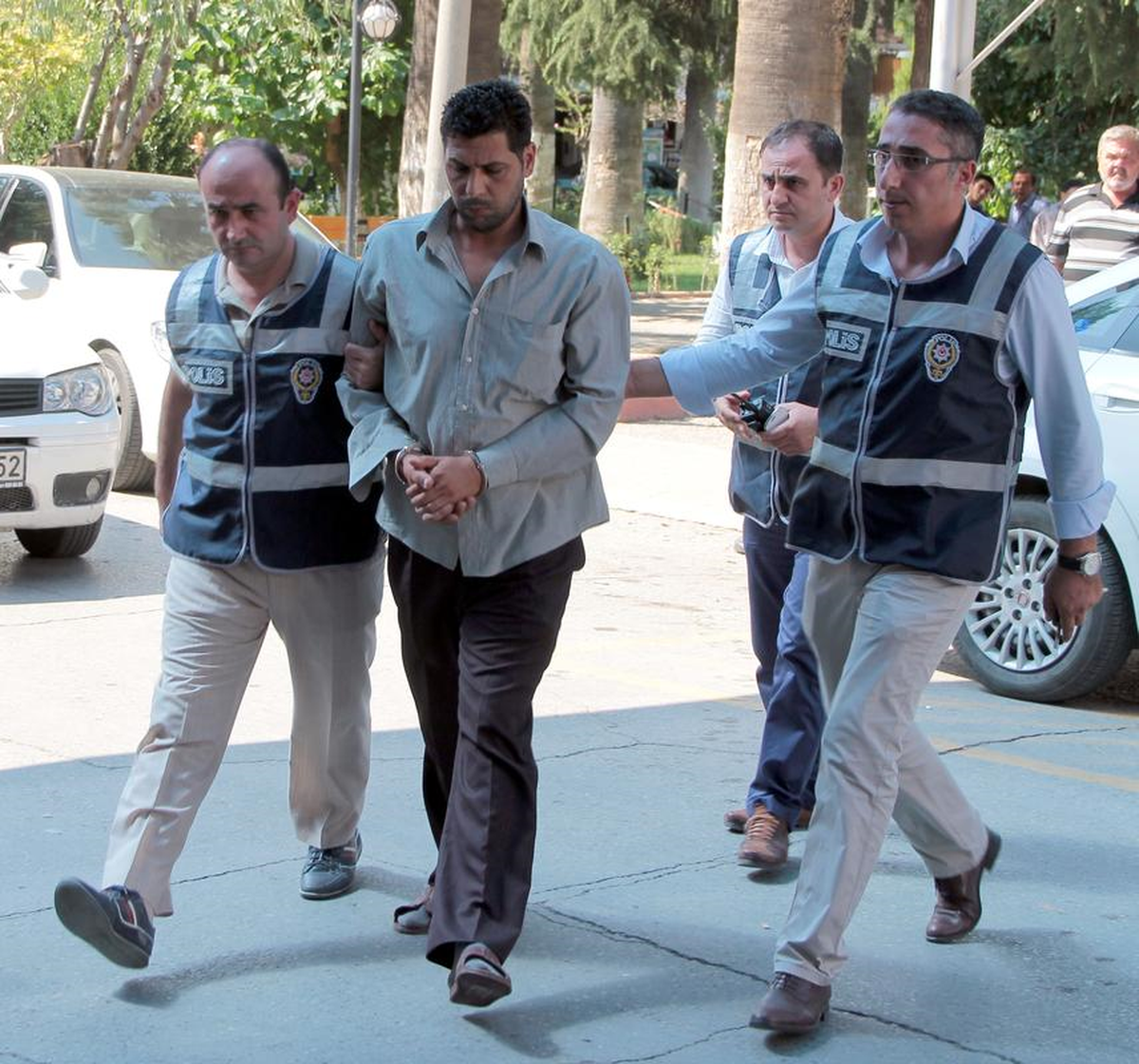 Babasını Silahla Öldüren Zanlı