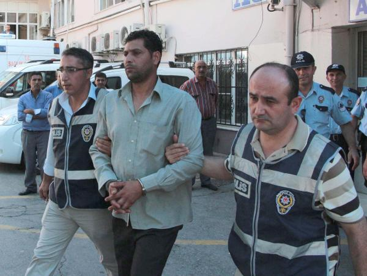 Babasını Uyurken Pompalı Tüfekle Öldürdü (2)
