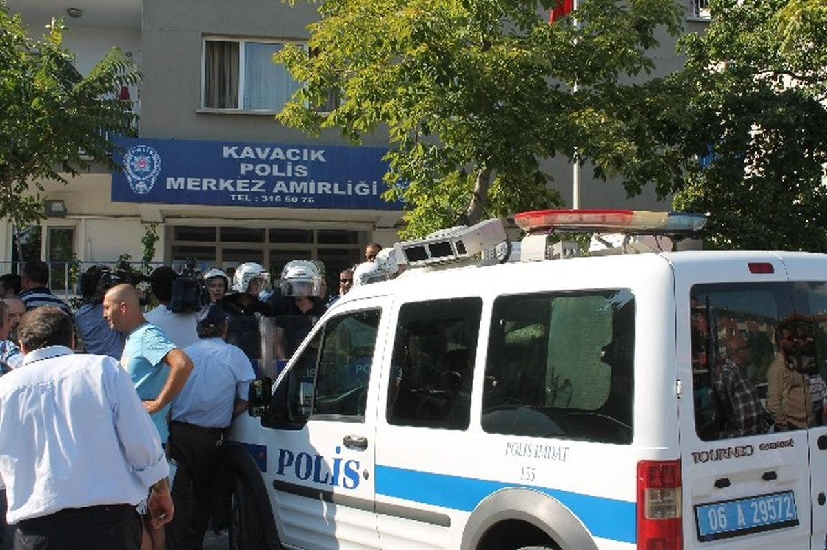 Başkent\'te İki Partili Grup Arasında Gergin Anlar Yaşandı