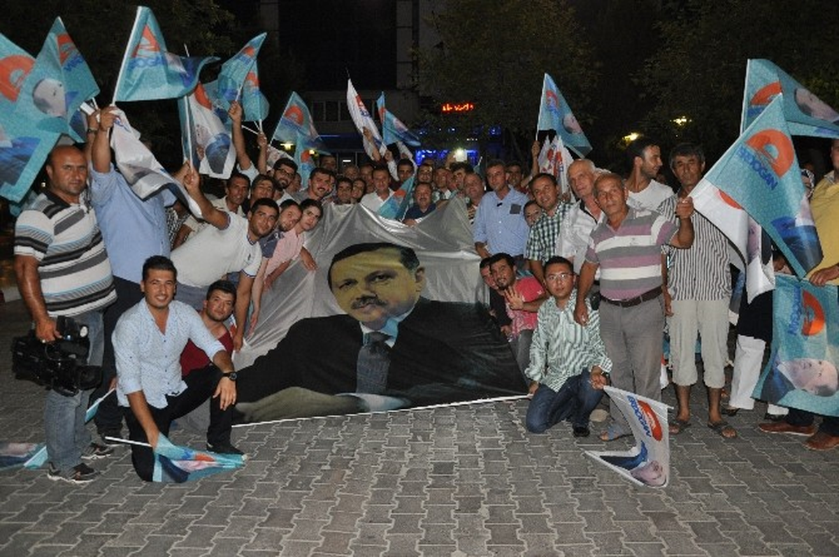 Cumhurbaşkanı Erdoğan\'a İlk Kutlama Menderes\'ten