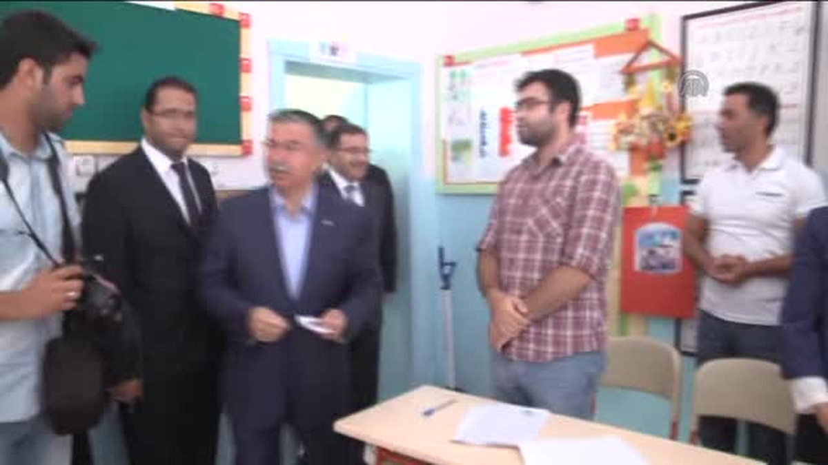 Milli Savunma Bakanı Yılmaz Oyunu Kullandı