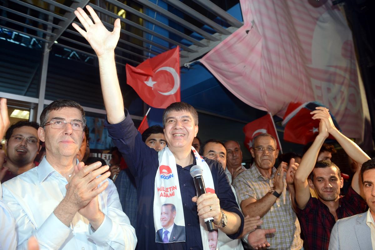 Antalya\'da Erdoğan\'ın Cumhurbaşkanlığı Kutlandı