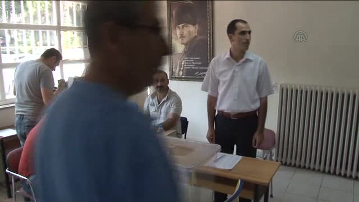 Edirne\'de Zarflar Karıştı, Oy Verme İşlemi Durdu