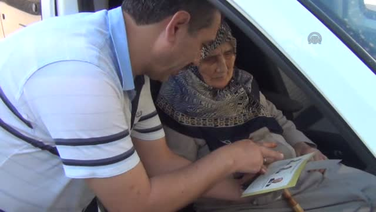 Yürüyemeyen Vatandaş Oyunu Otomobilde Kullandı