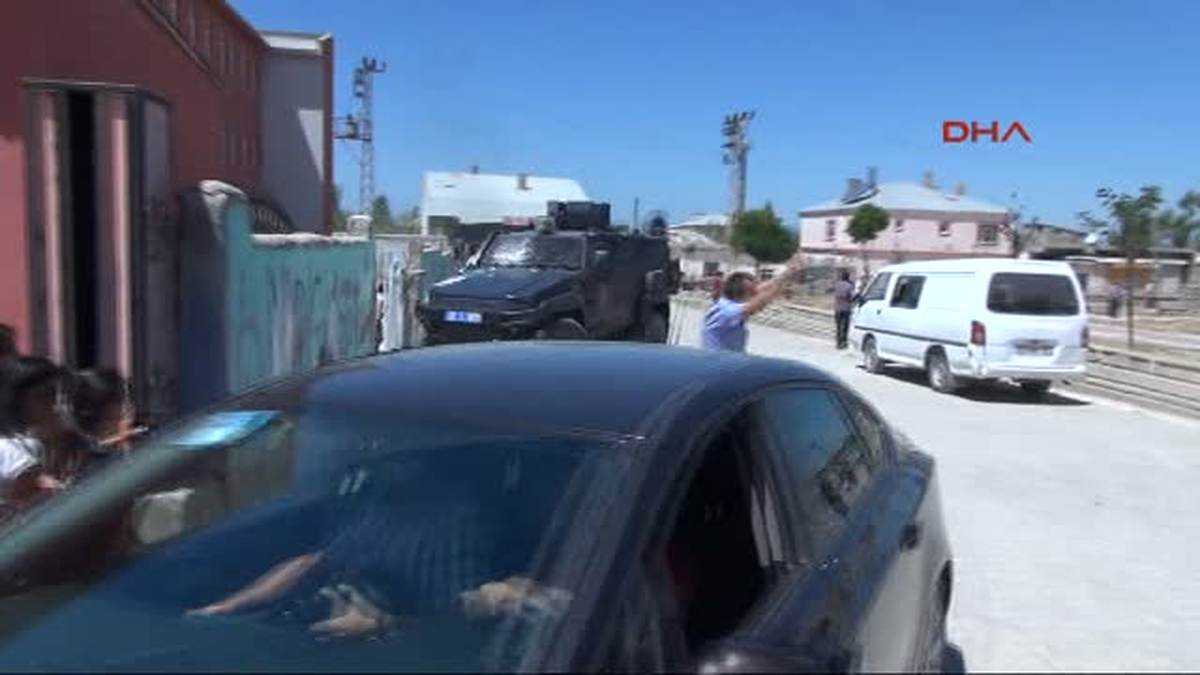 Dha Yurt: Sandıkları Dolaşan Ak Partili Kadın Milletvekiline Taşlı Saldırı