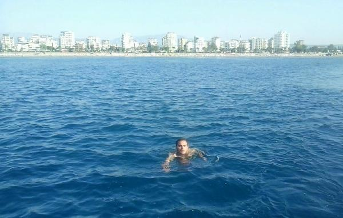 Hırsızlık Şüphelisi Yüzerek Kaçmak İstedi