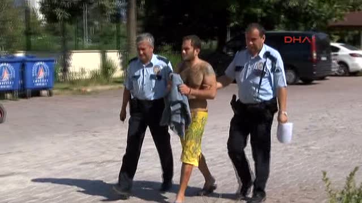 Hırsızlık Şüphelisi Yüzerek Kaçmak İstedi