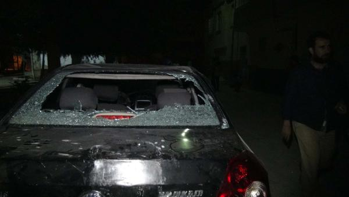 Kilis\'te Suriye Plakalı Araçlar Tahrip Edildi