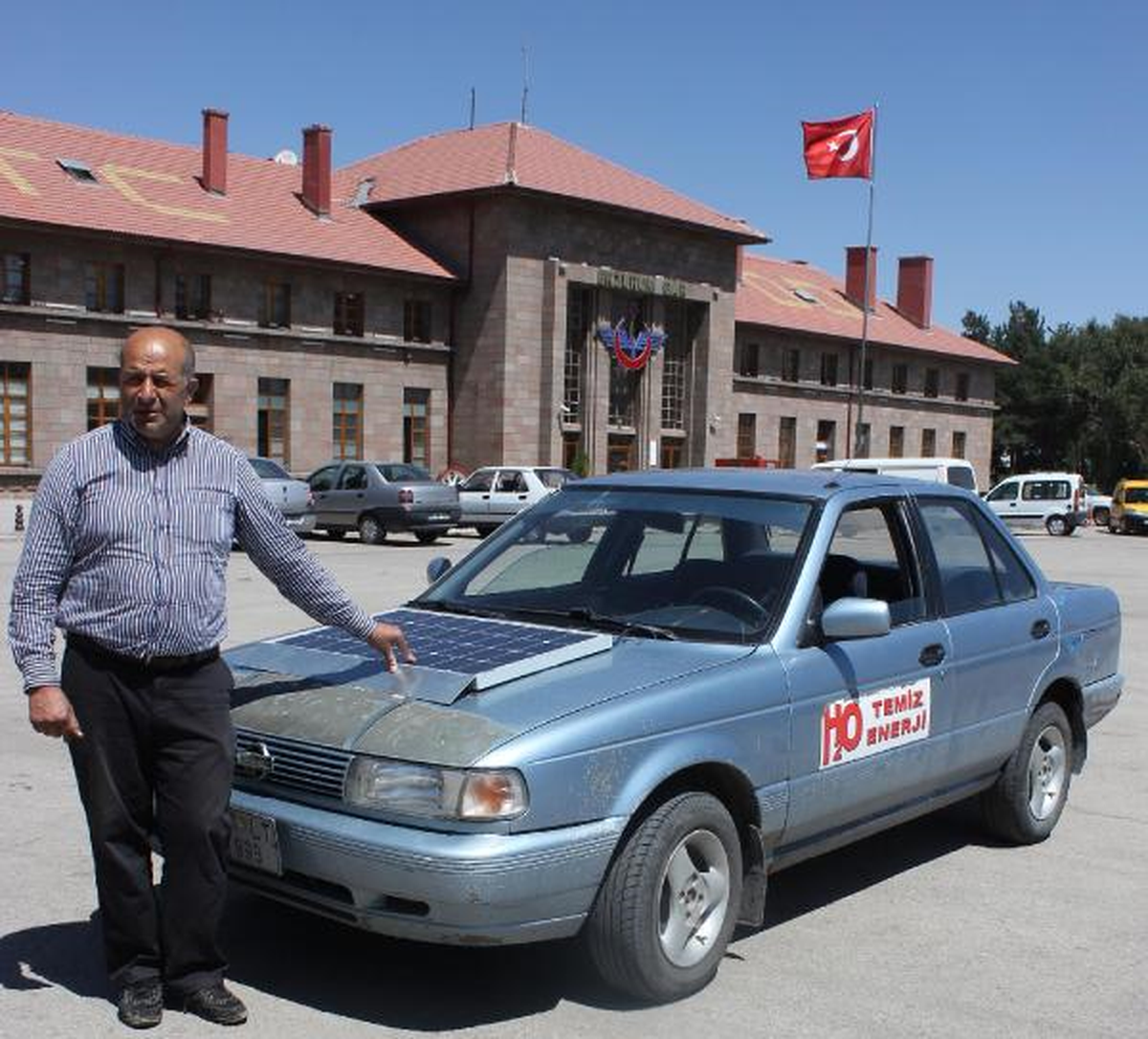 Lpg\'li Otomobiline Güneş Enerji Sistemi Taktı