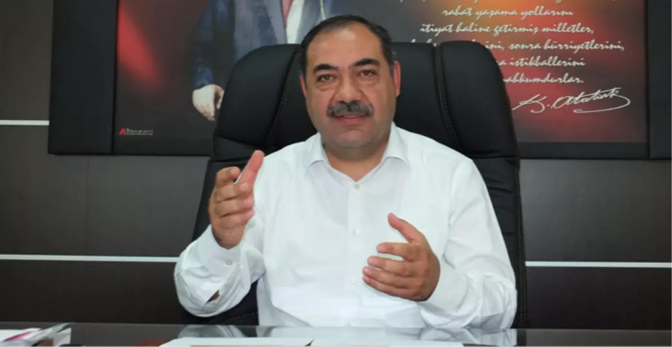 Malatya\'da MHP İl Başkanının Aracı Taşlandı