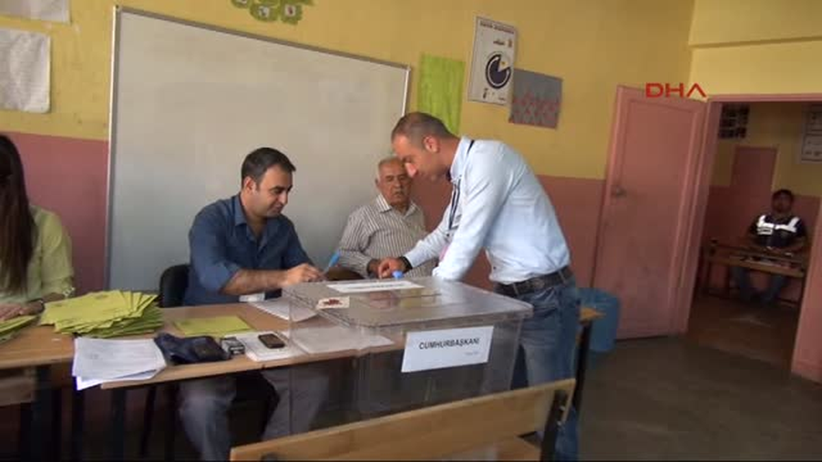 Oy Kullanma İşlemi Başladı