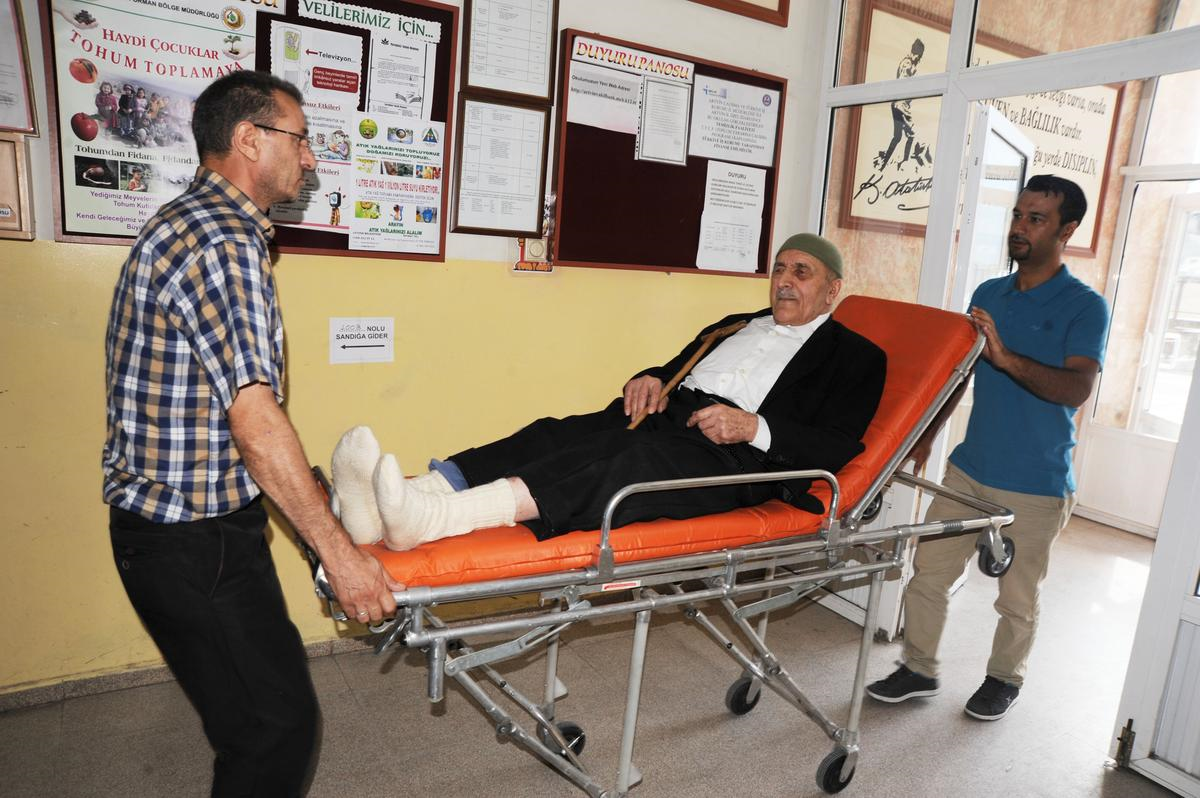Oy Kullanmaya Ambulansla Gitti