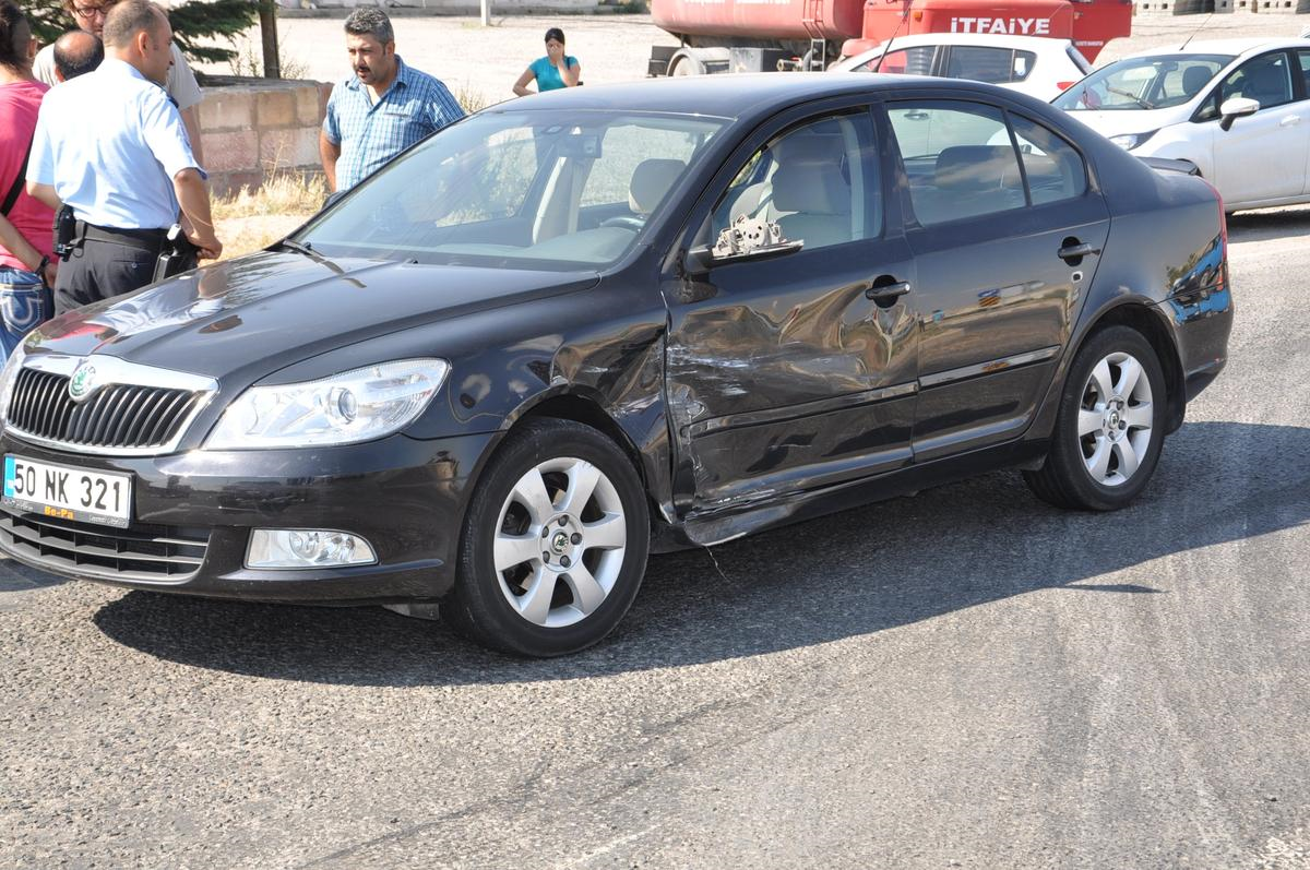 Oy Kullanmaya Giderken Kaza Yaptılar: 6 Yaralı