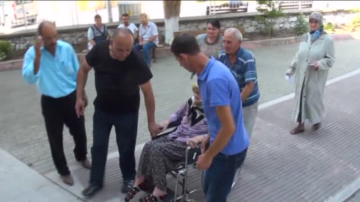Oy Kullanmaya Otomobil Bagajında Geldi