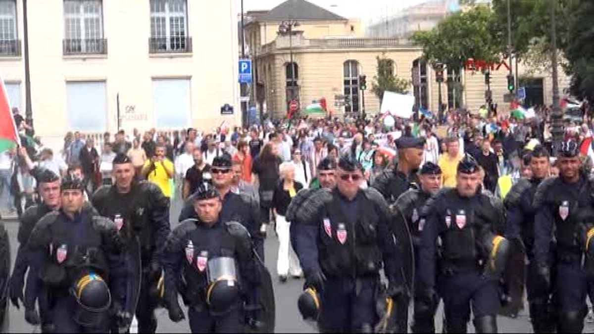 Paris\'te İsrail Protestosu