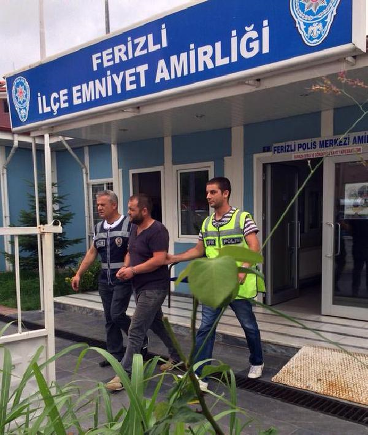 Sakarya\'da Bonzai Baskınında 3 Tutuklama