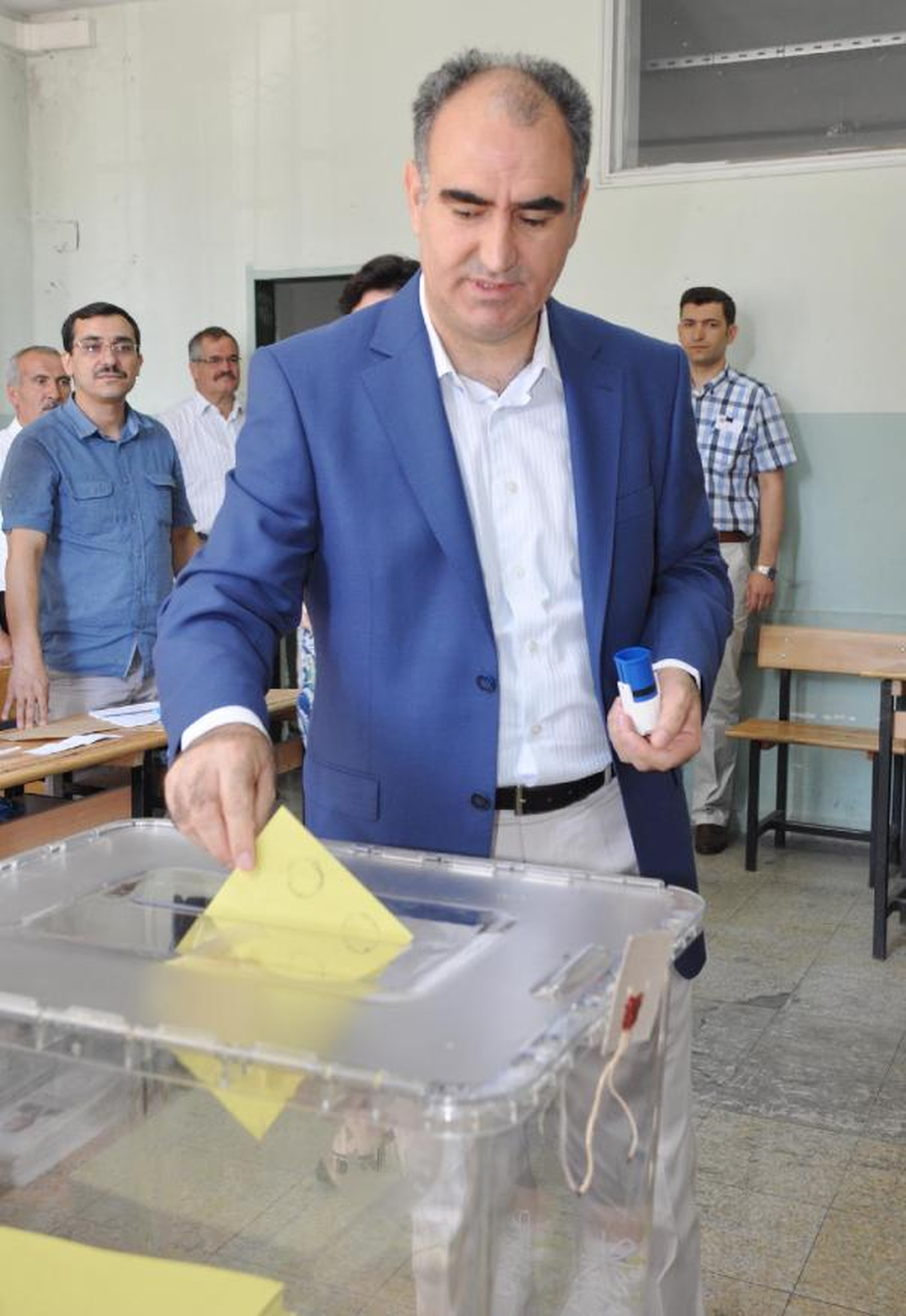 Valiler Sandık Başında
