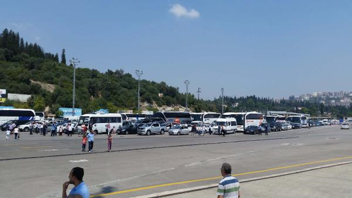 Topçular ve Seferihisar Feribot İskelesinde Yoğunluk