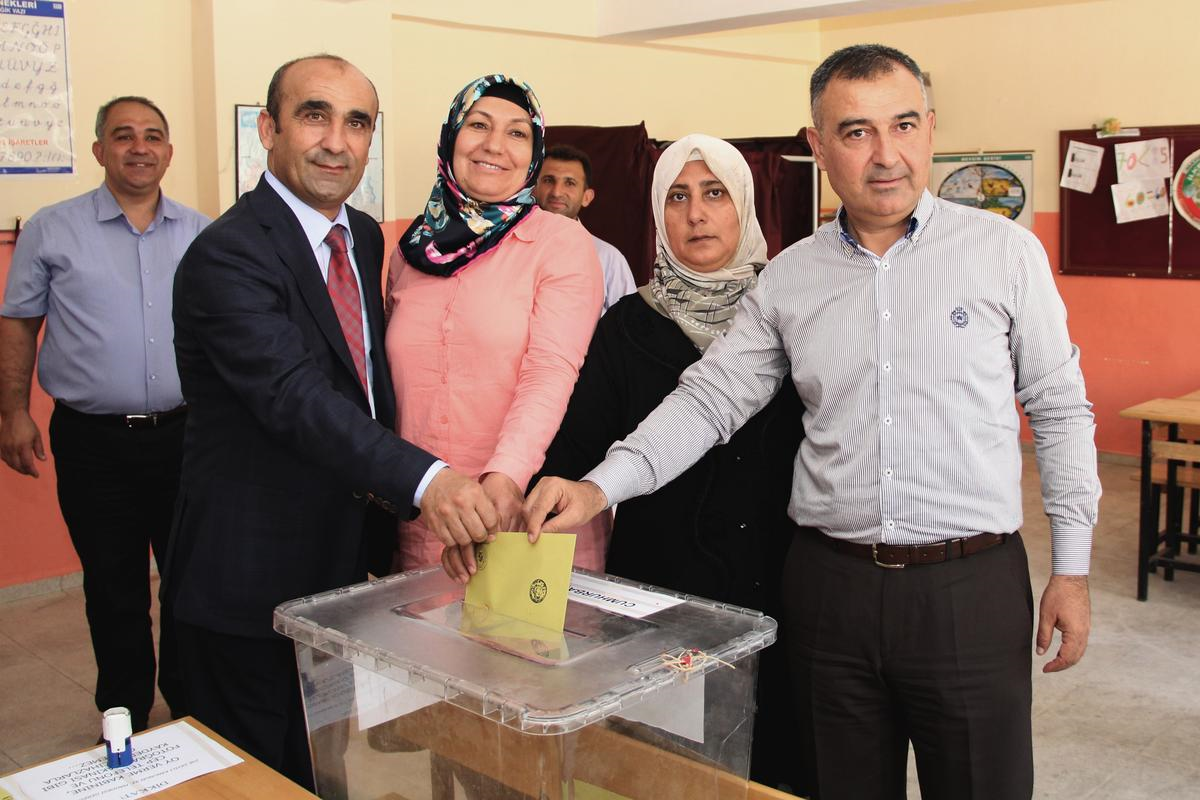 Türkiye Cumhurbaşbakınını Seçiyor