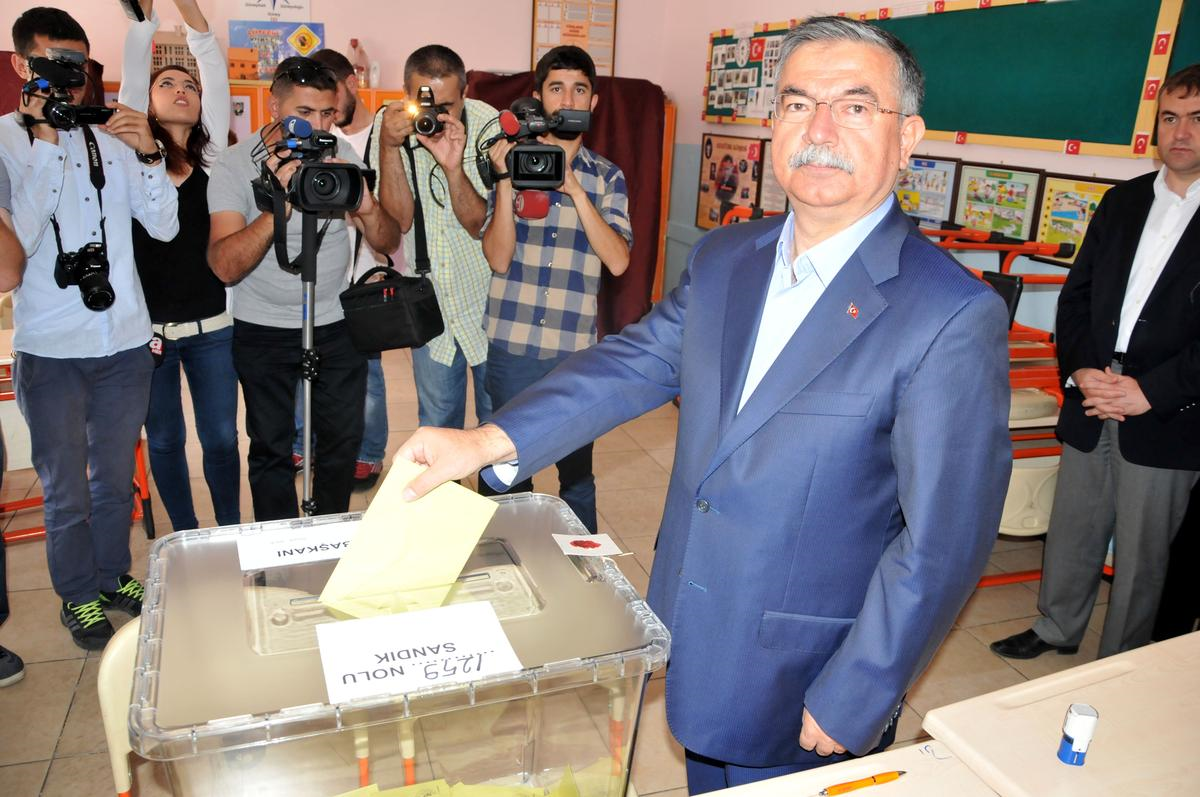 Türkiye Cumhurbaşkanını Seçiyor