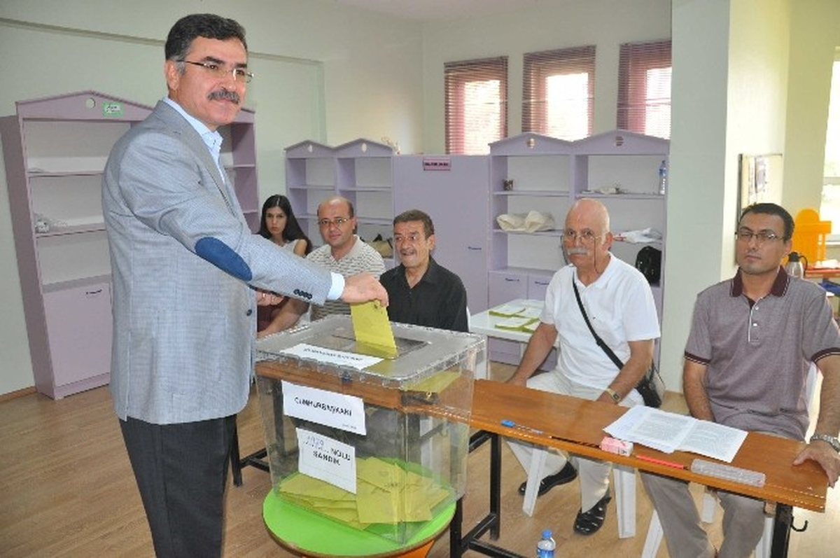 Balıkesir Valisi Turhan Oyunu Kullandı