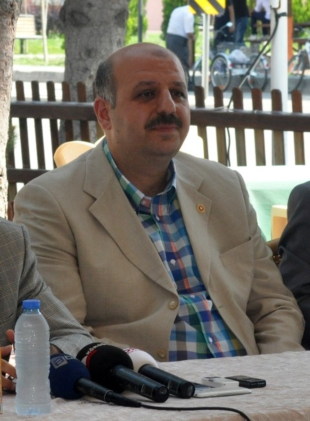 Ak Partili Ali Ercoşkun\'dan CHP\'li Tanju Özcan\'a Gönderme