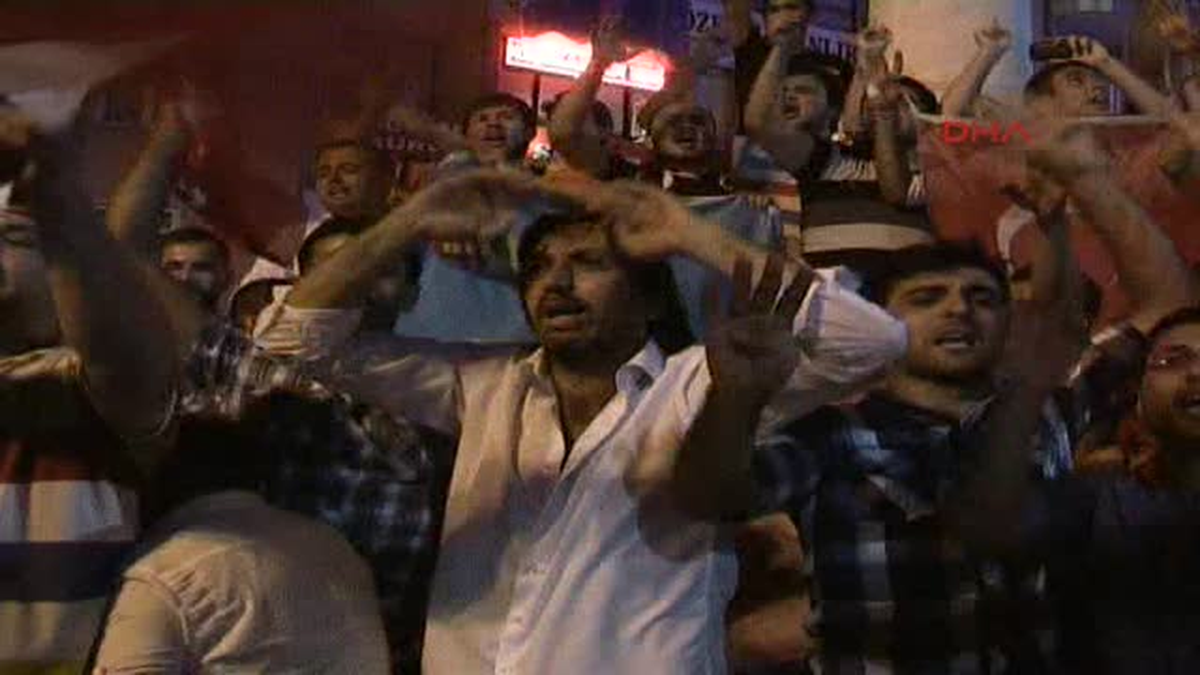 AK Parti\'liler Aydın\'da Kutlama Yaptı