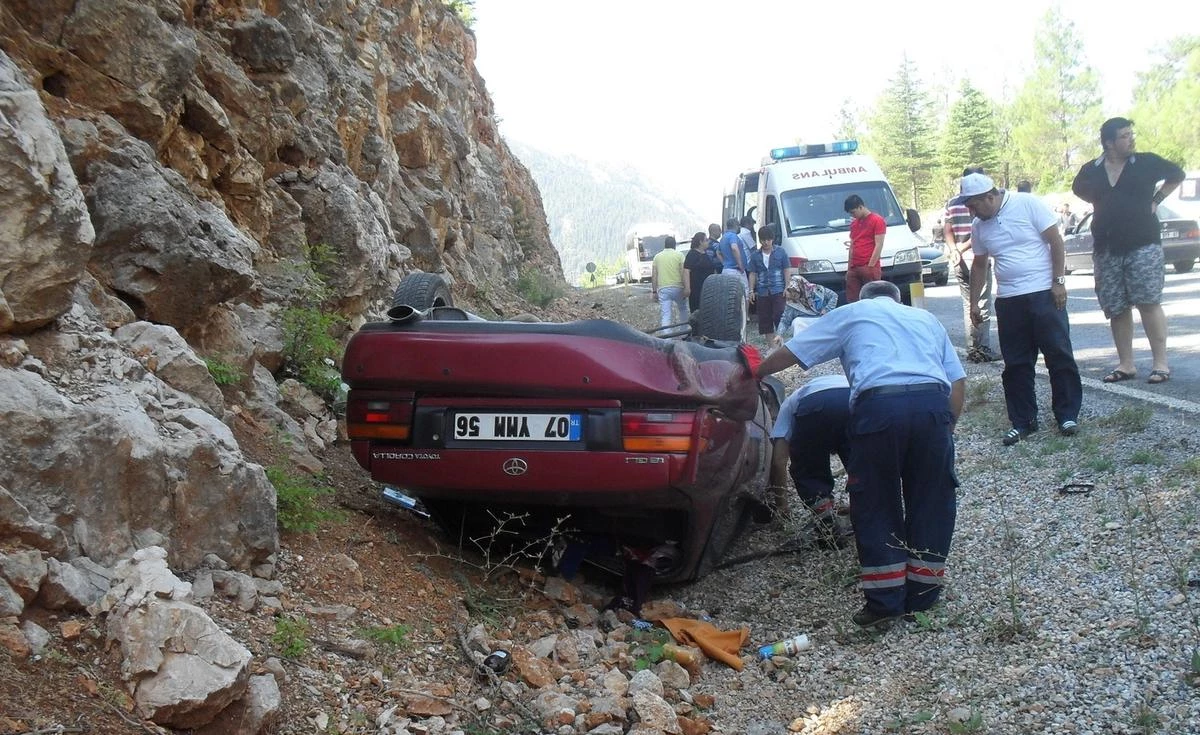 Akseki\'de Trafik Kazası: 2 Yaralı