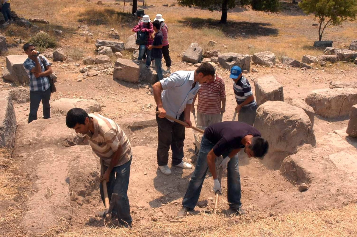 Kastabala Antik Kentinde Kazı Çalışması Başladı