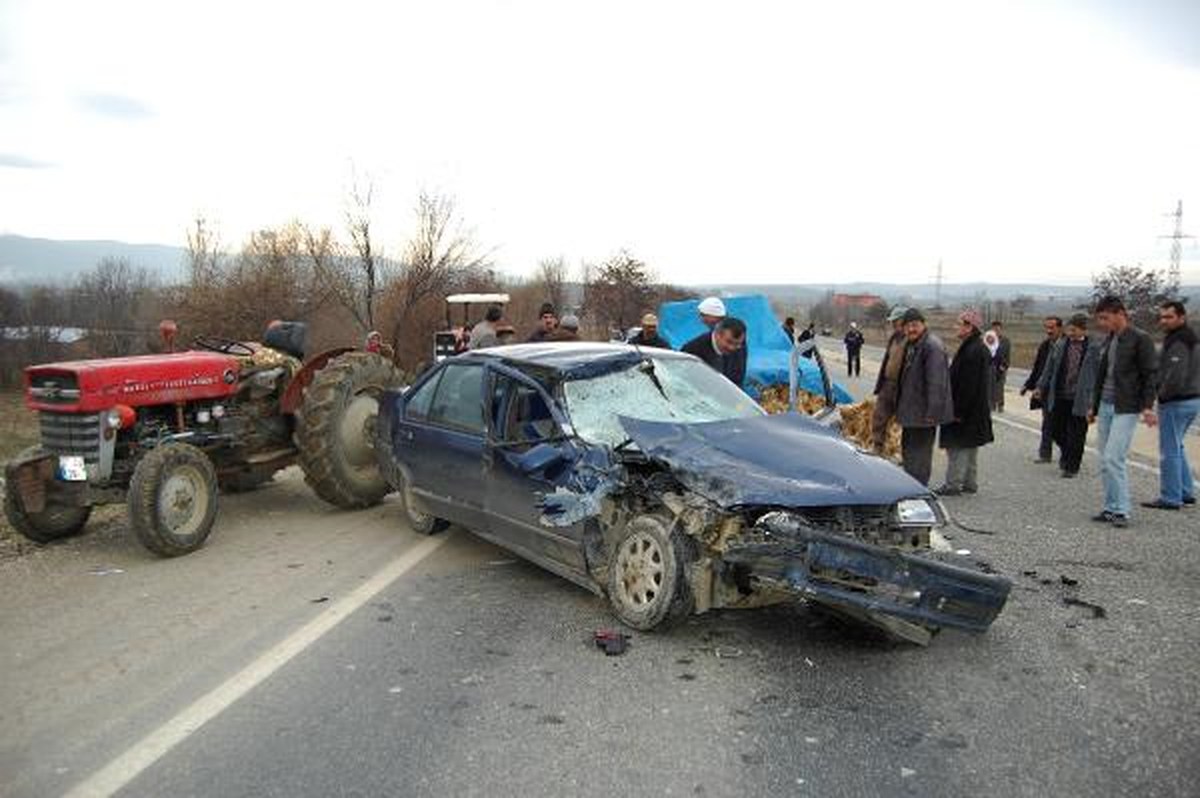Taşköprü\'de Feci Kaza: 2 Ölü 4 Yaralı