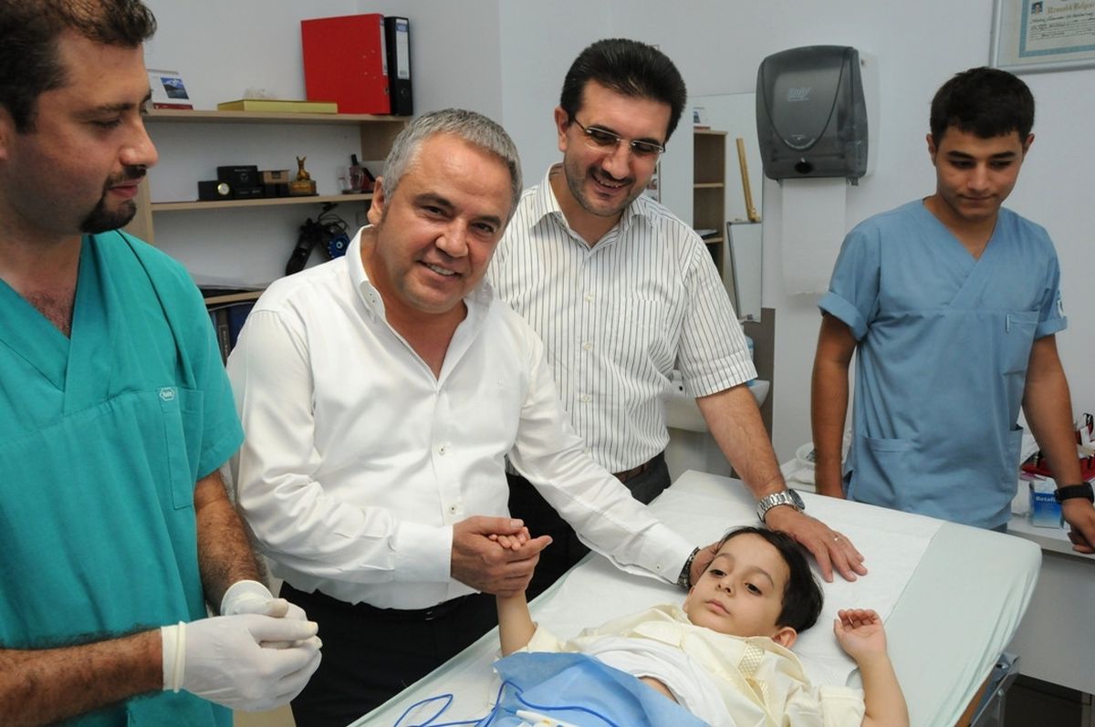 Konyaaltı Belediye Başkanı Muhittin Böcek, Kirvelik Yaptı