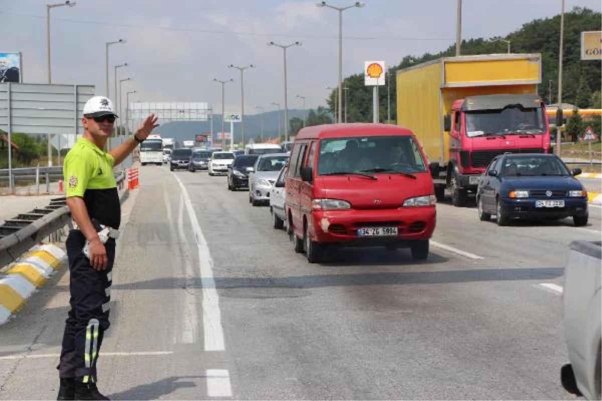 Seçim İçin Tatili Yarıda Kesen Vatandaşlar Yeniden Yollara Düştü