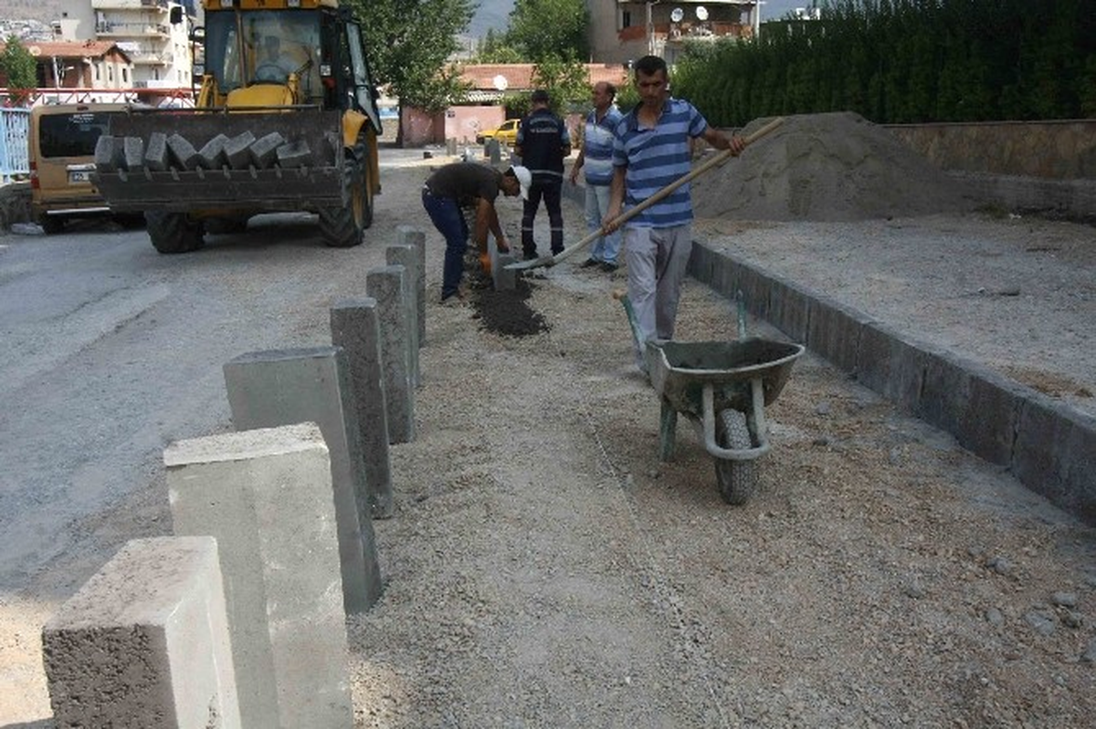 Bayraklı Sokakları Gıpta Ettirecek