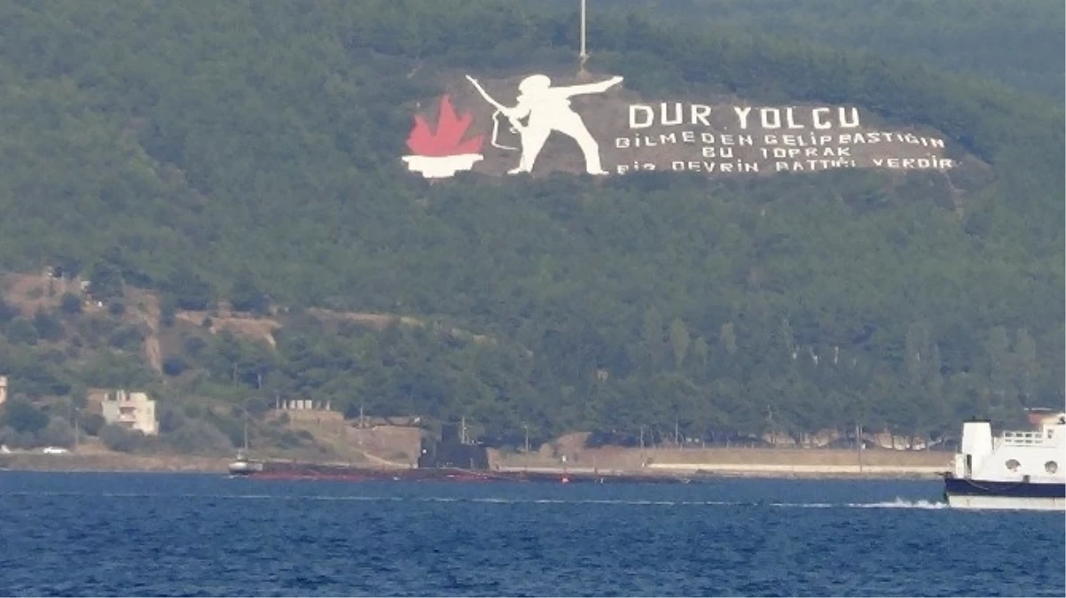 Bulgaristan Denizaltısı Çanakkale Boğazından Geçti
