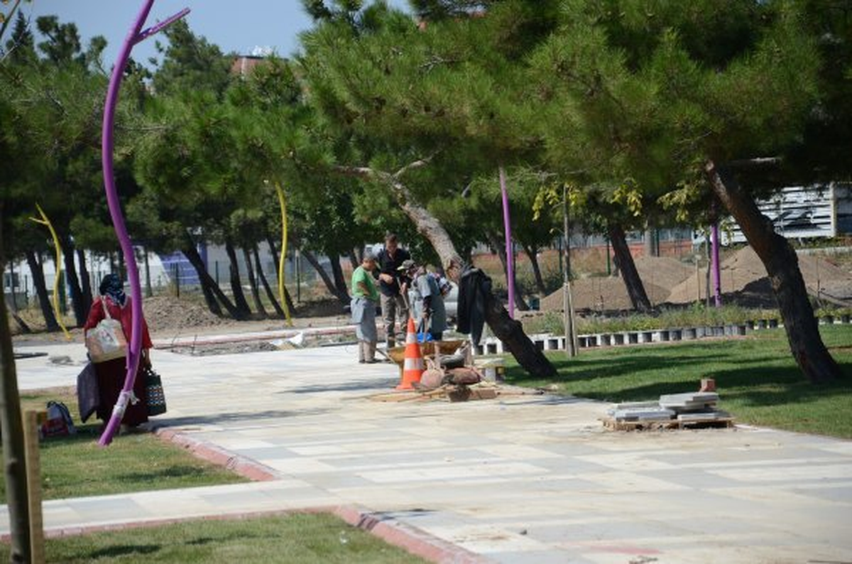 Cumhuriyet Parkı\'na Neşter