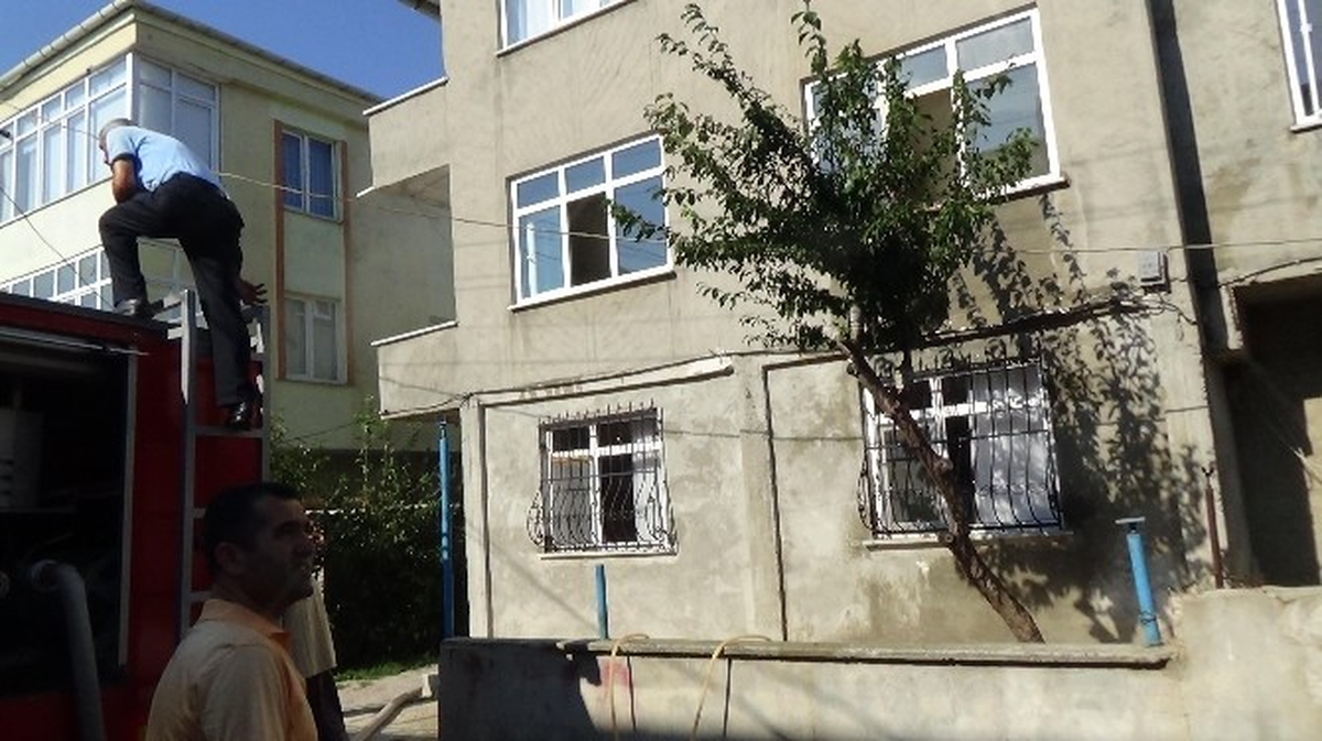 Çorlu\'da Yangın Paniğe Neden Oldu