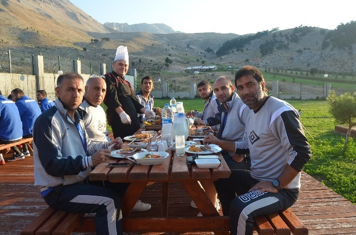 Demirspor\'da Barbekü Partisi