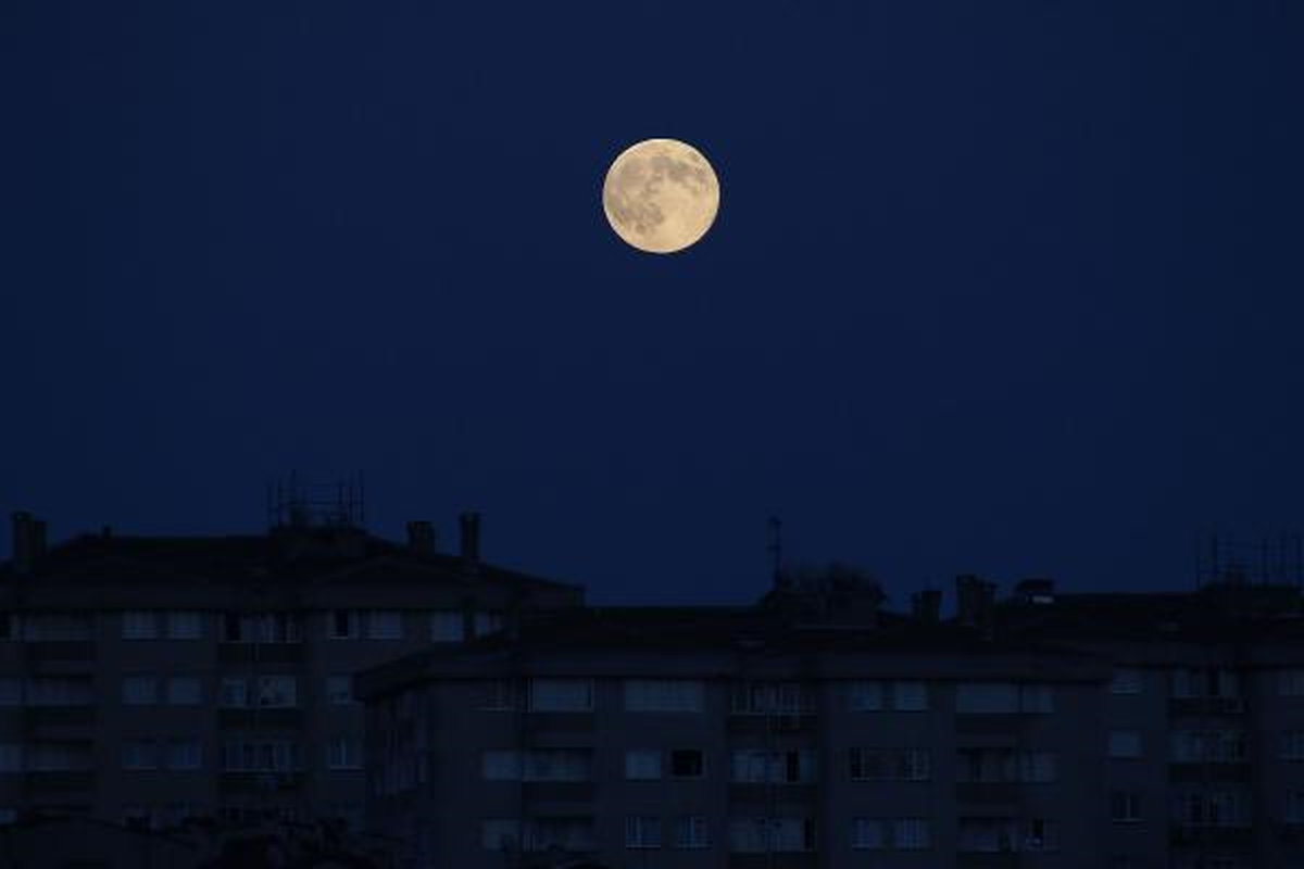 Dolunay Tüm İhtişamıyla Manzara Ziyafeti Sundu