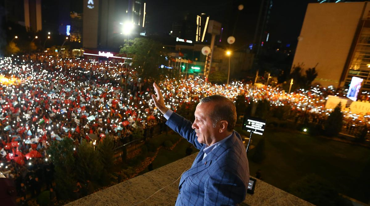 Erdoğan\'a Tebrik Telefonu Yağıyor