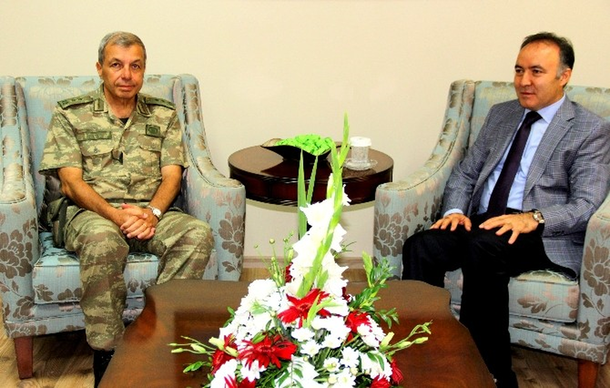 Erzurum Jandarma Bölge Komutanı Tümgeneral Batı\'dan Vali Altıparmak\'a Veda Ziyareti