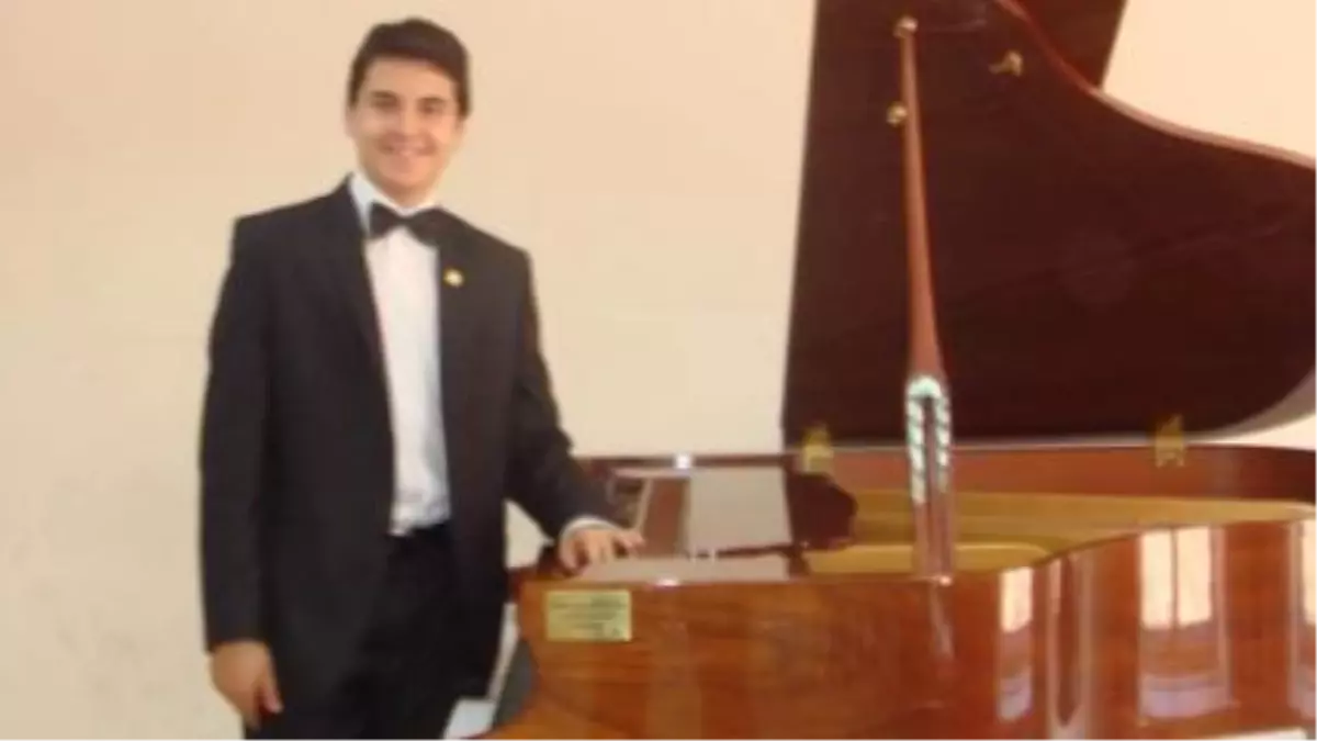 Ey Rahmeti Bol Padişah Cürmüm Ile Geldim Sana Vokalist : Oya Solist: Yakartepe Piyano Resitali...