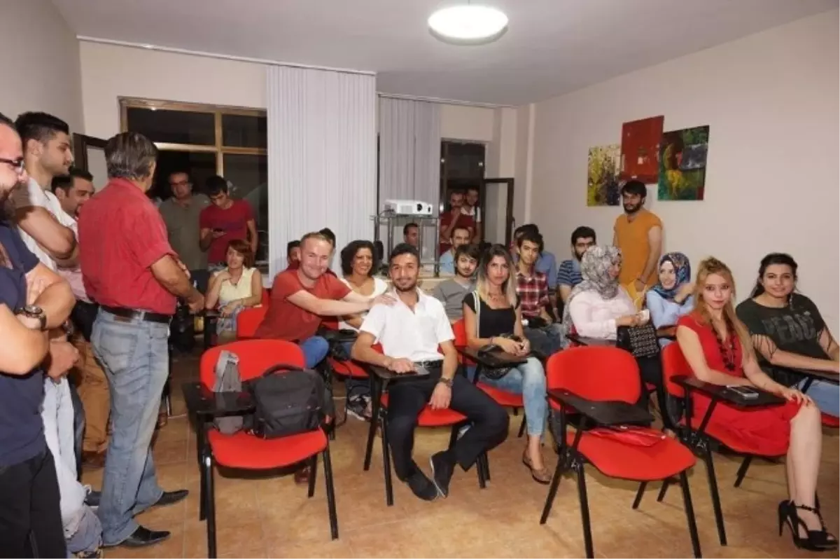 Fotoğraf Sanatı Sunumu Yapıldı