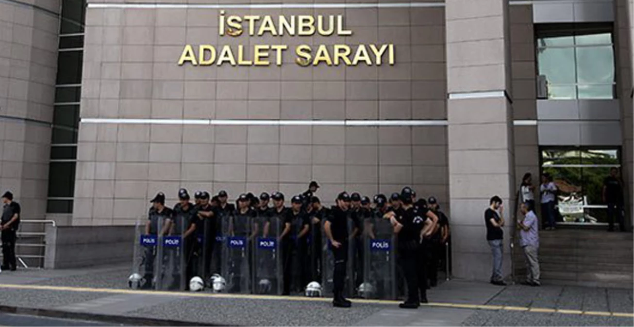 Haklarında Yakalama Kararı Olan 2 Polis Teslim Oldu